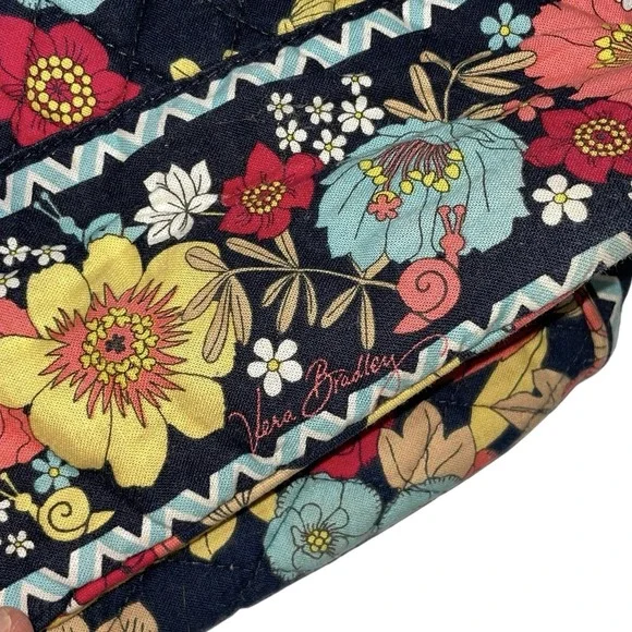 Vera Bradley Happy Snails Large Quilted Tote Bag Cottagecore Travel Retired 2011 - Picture 2 of 10